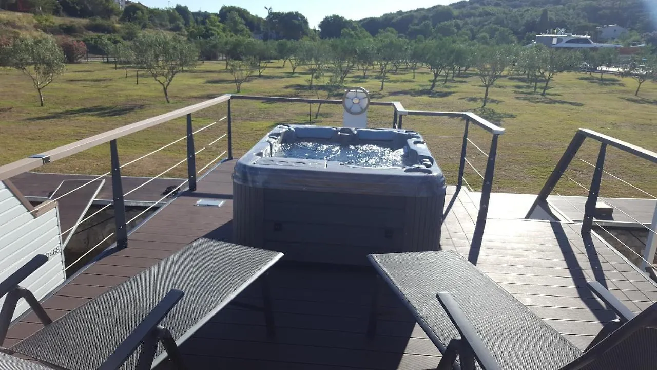 Floating House Sunflower Πούλα Κροατία